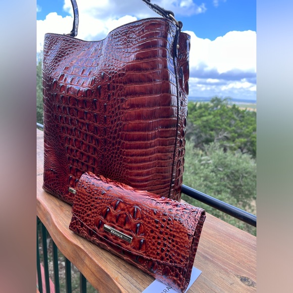 Brahmin SET EUC Large Amelia Tote and NWT Modern Wallet in PECAN Melbourne - Picture 3 of 17